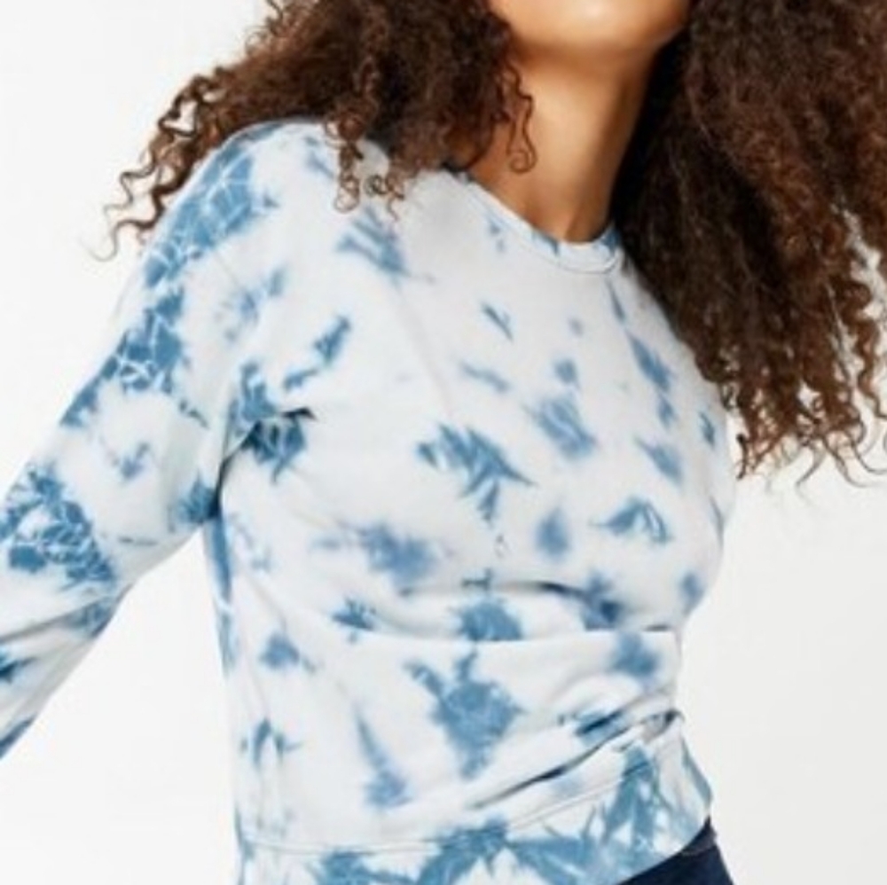 💙 Blue & white tie dye long sleeve oversized tee